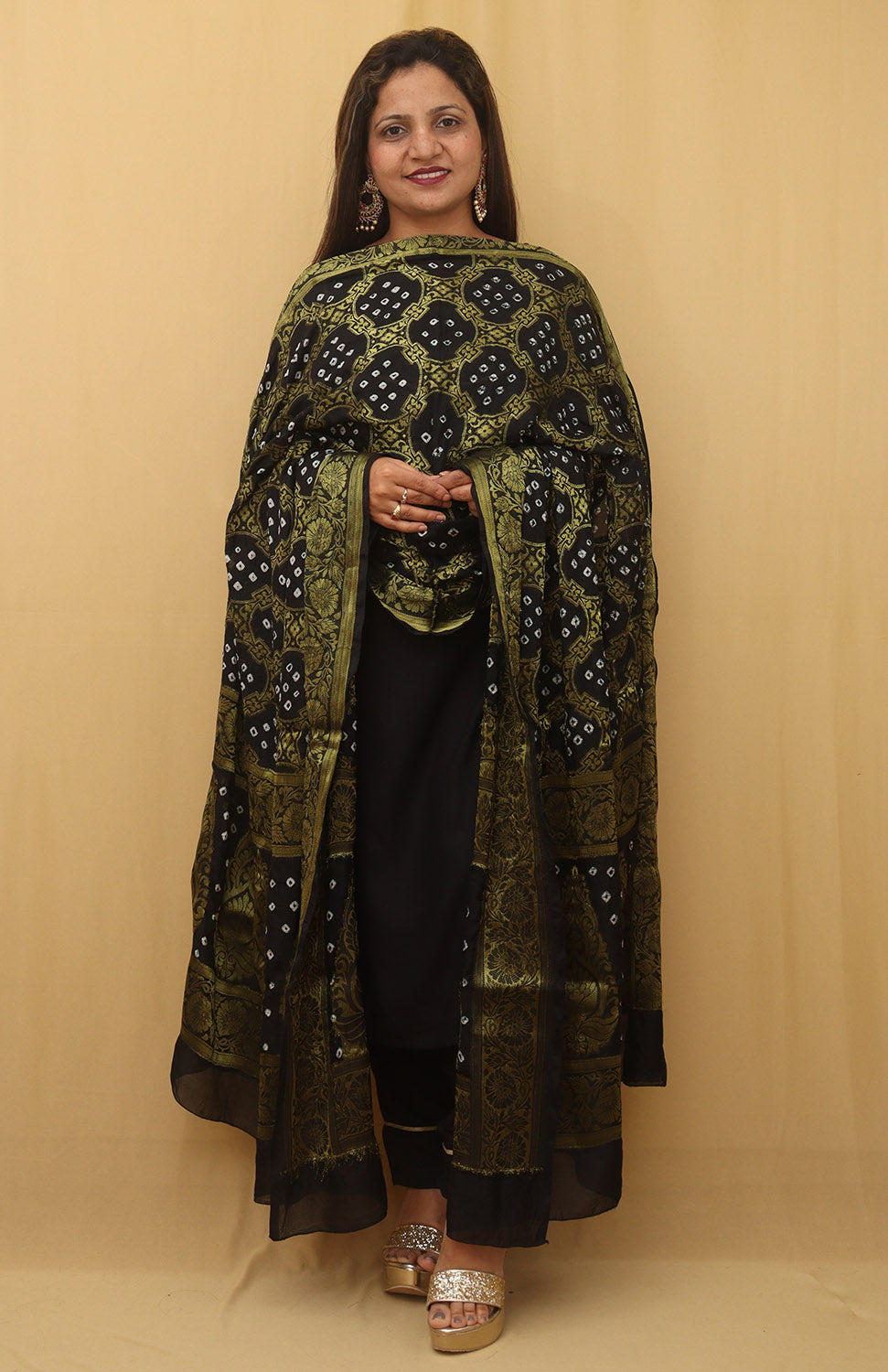 Stylish Black Bandhani Silk Dupatta for Elegant Attire - Luxurion World