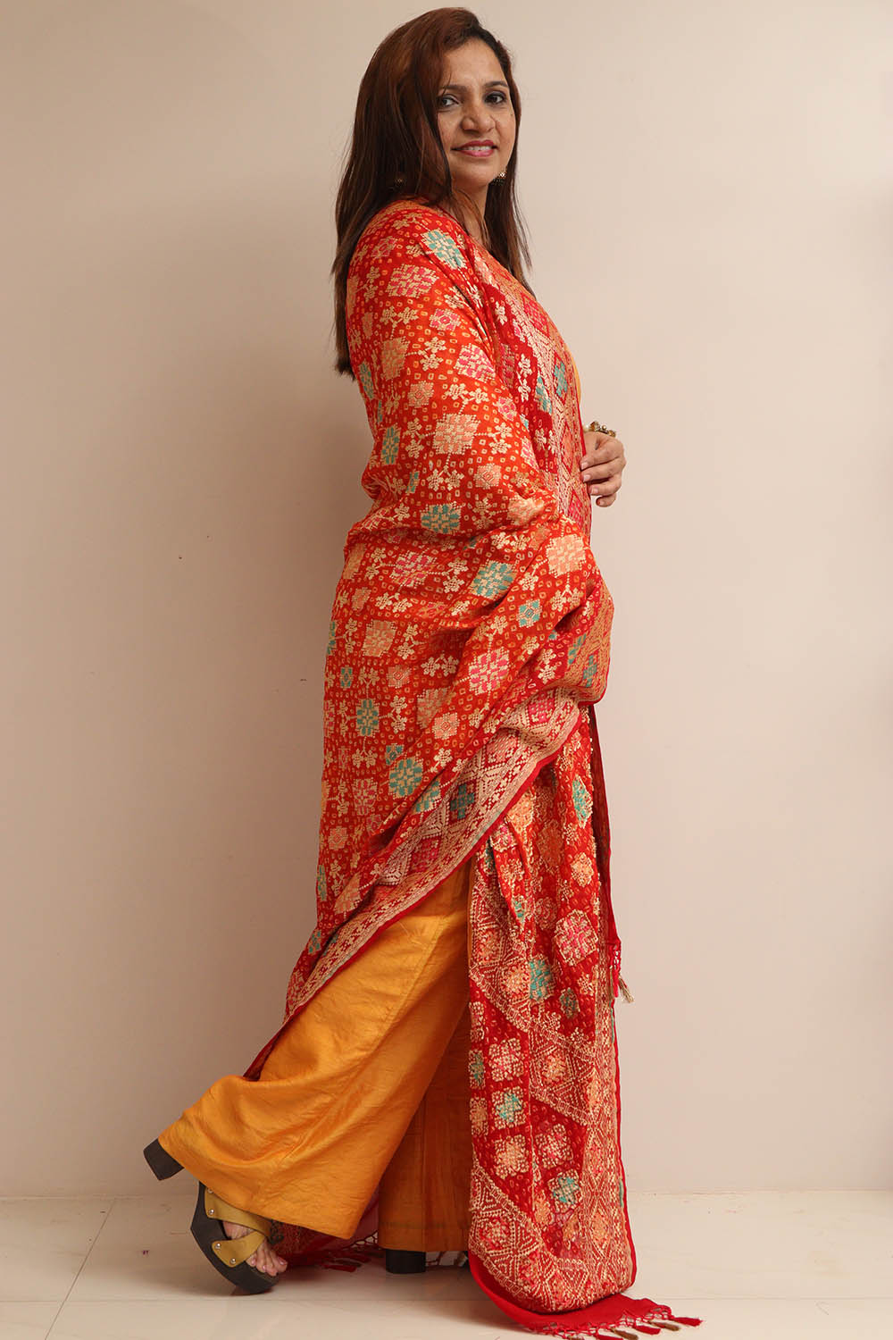 Red Banarasi Bandhani Pure Georgette Meenakari Dupatta - Luxurion World