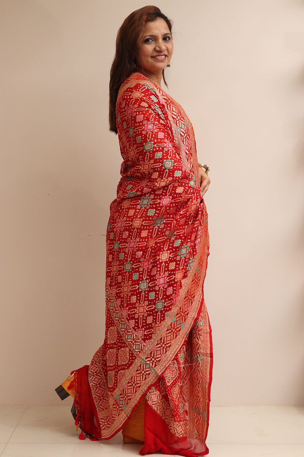 Red Banarasi Bandhani Pure Georgette Meenakari Dupatta - Luxurion World- Crafted Heirlooms