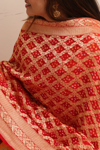 Red Banarasi Bandhani Pure Georgette Dupatta - Luxurion World