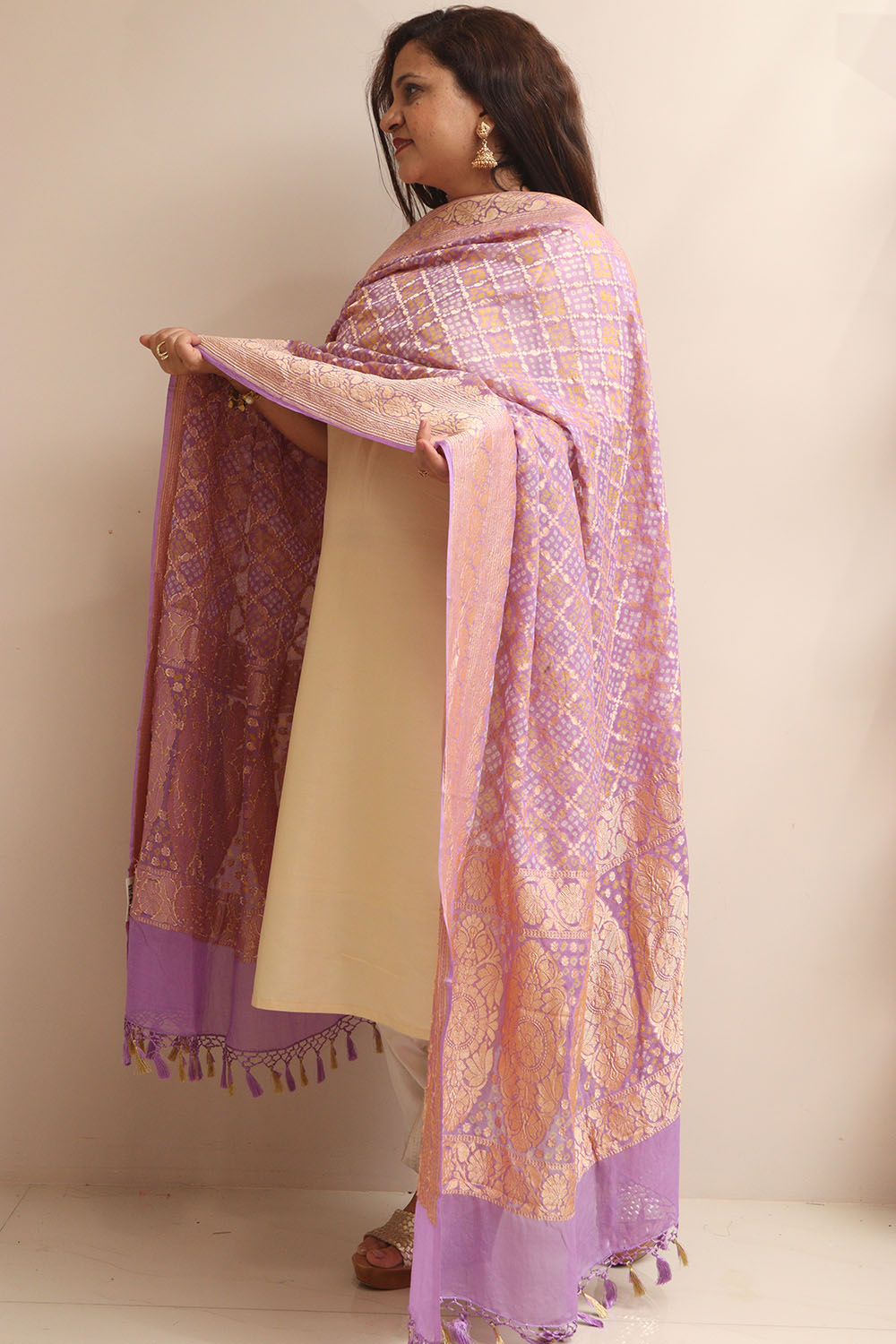 Elegant Purple Banarasi Bandhani Pure Georgette Dupatta - Luxurion World- Crafted Heirlooms