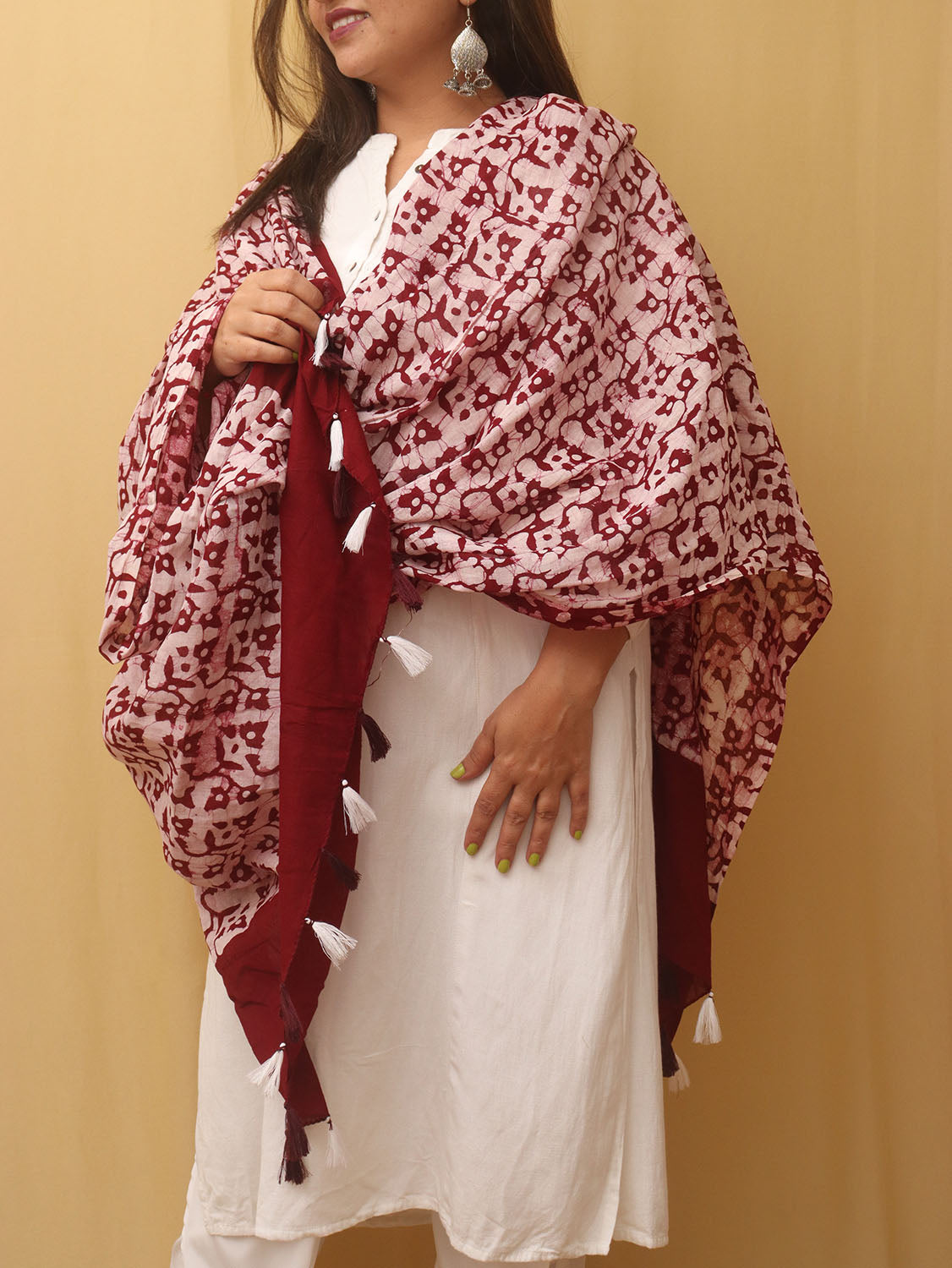 Maroon And White Batik Printed Cotton Dupatta - Luxurion World