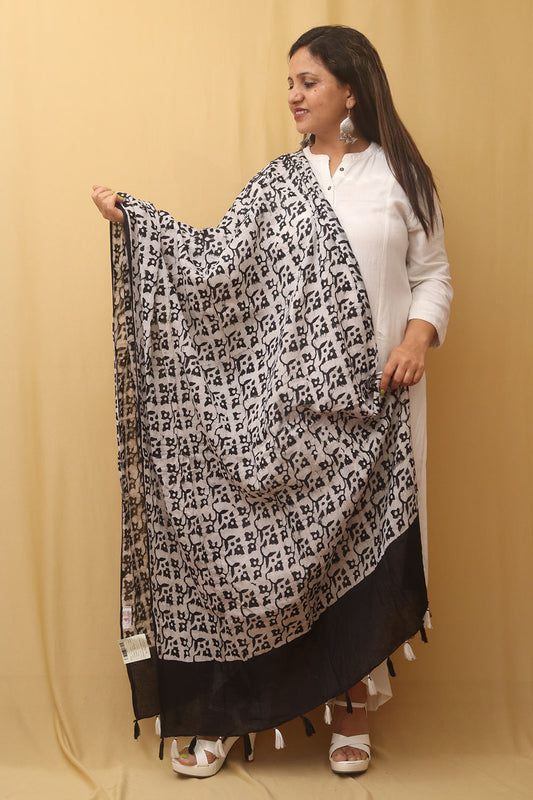 Black And White Batik Printed Cotton Dupatta - Luxurion World