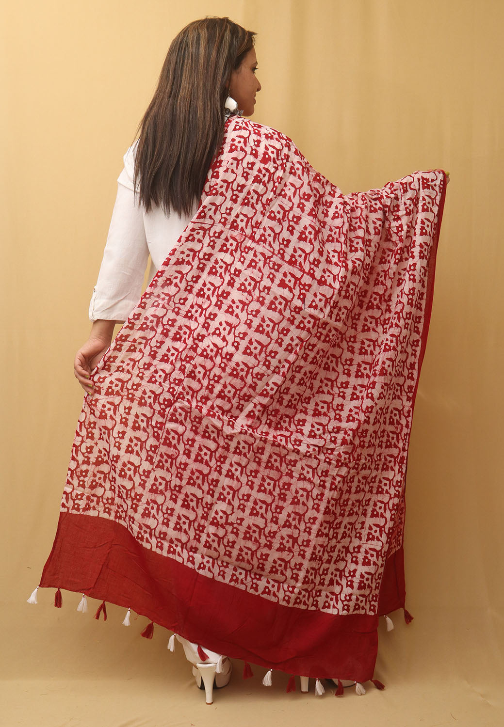 Red And White Batik Printed Cotton Dupatta - Luxurion World