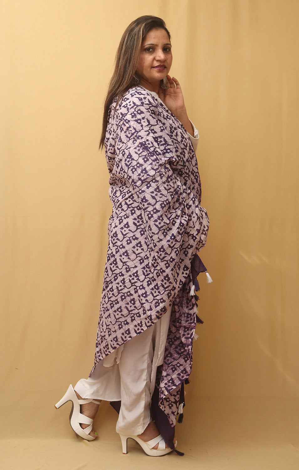 Purple And White Batik Printed Cotton Dupatta - Luxurion World