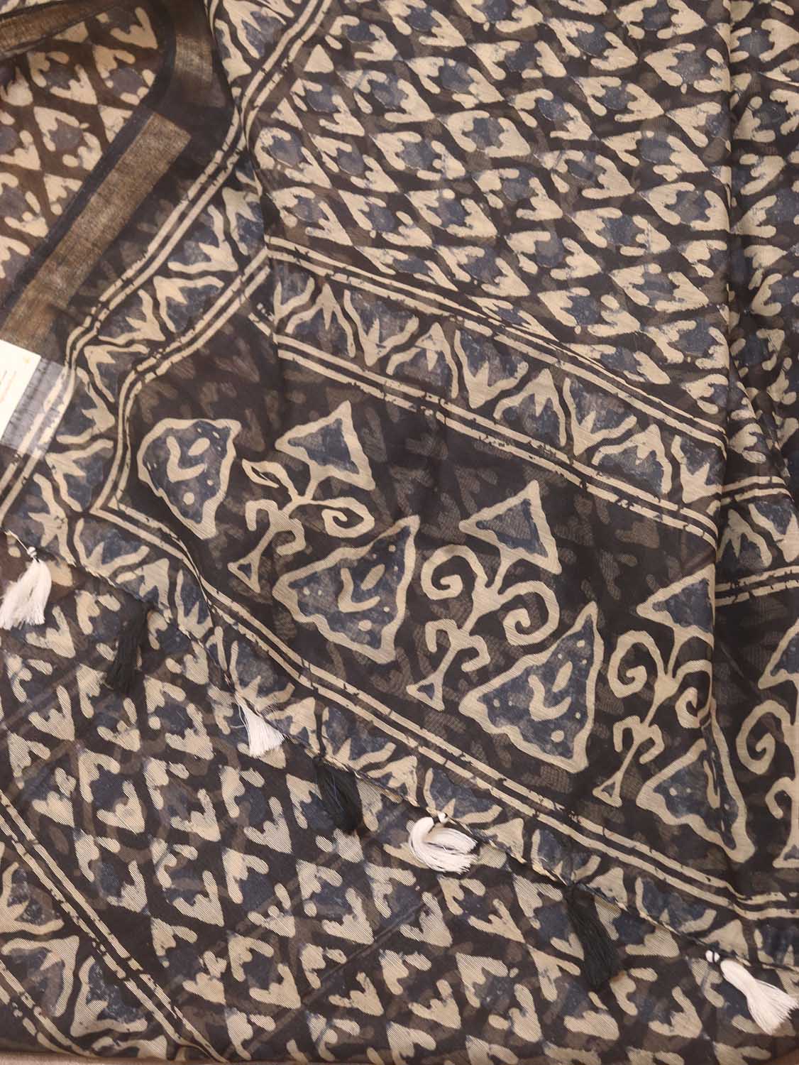 Chic Black Chanderi Silk Dupatta With Elegant Tassel : Ethnic Elegance - Luxurion World