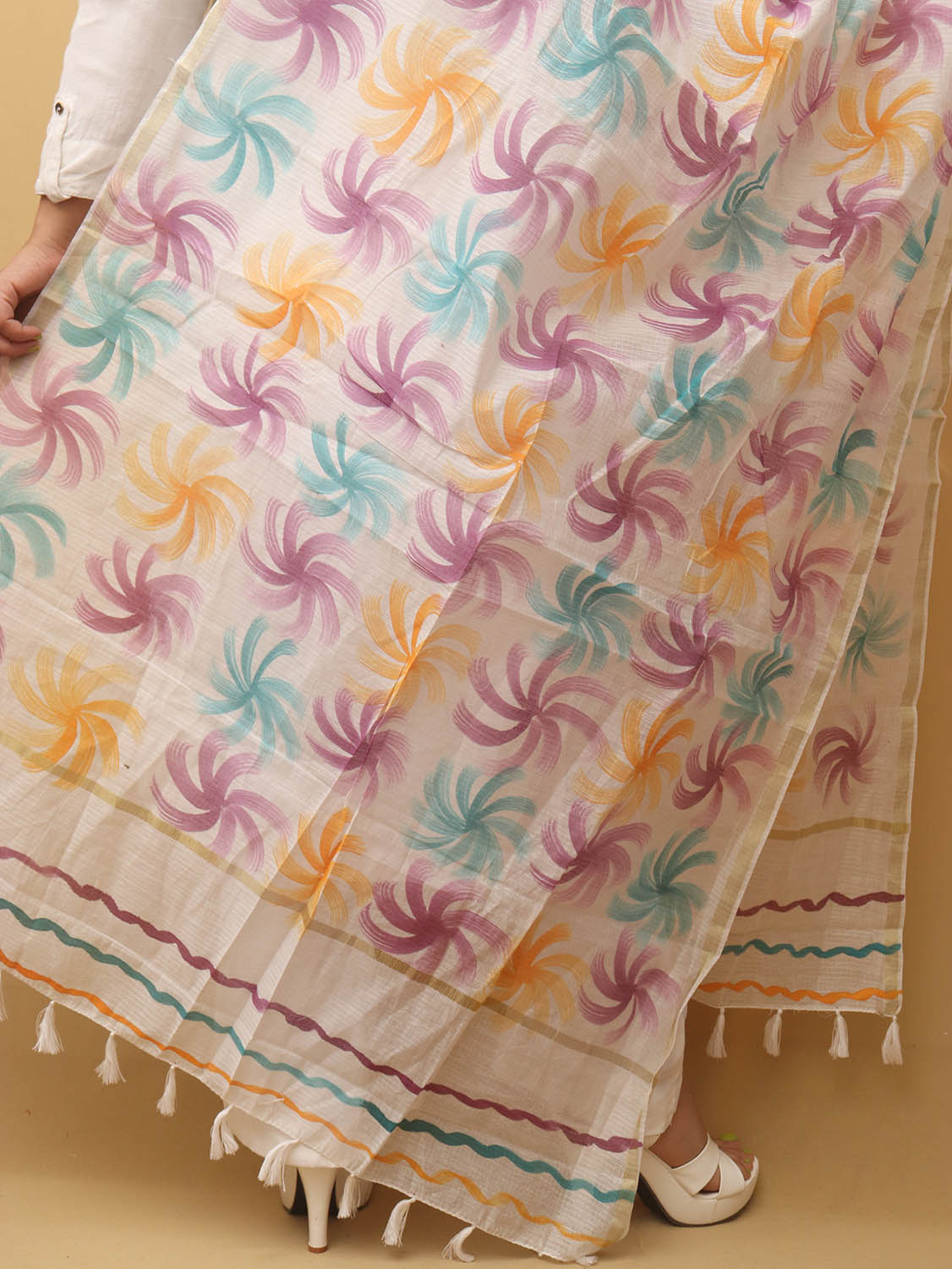 White Hand Painted Kota Dupatta - Luxurion World