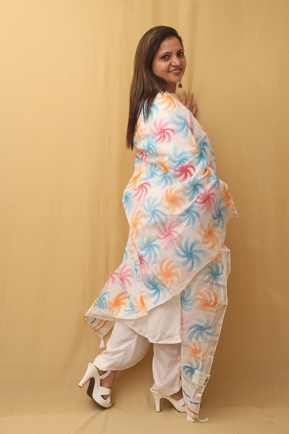 White Hand Painted Kota Dupatta - Luxurion World