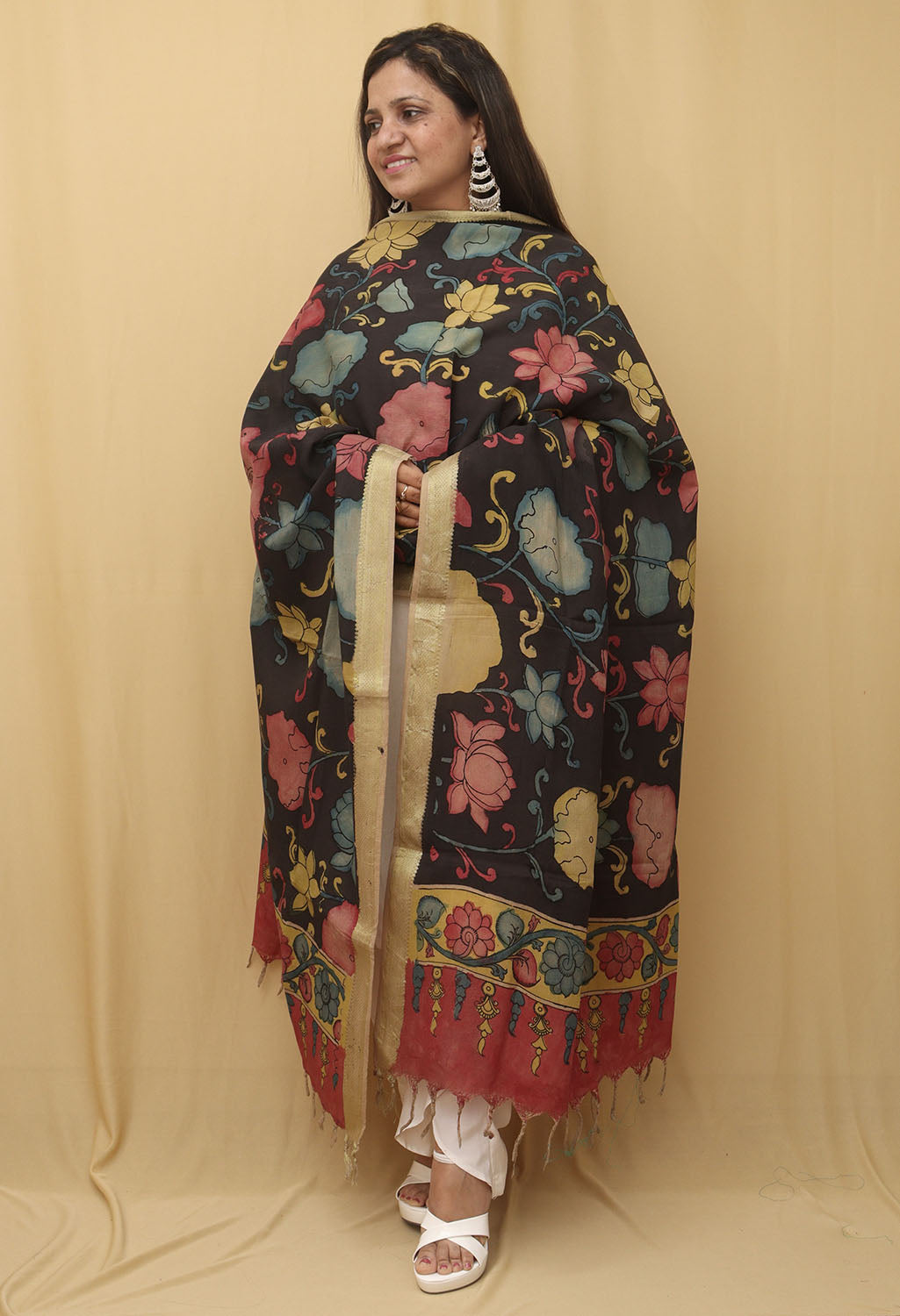 Stylish Multicolor Kalamkari Silk Dupatta for a Vibrant Look - Luxurion World