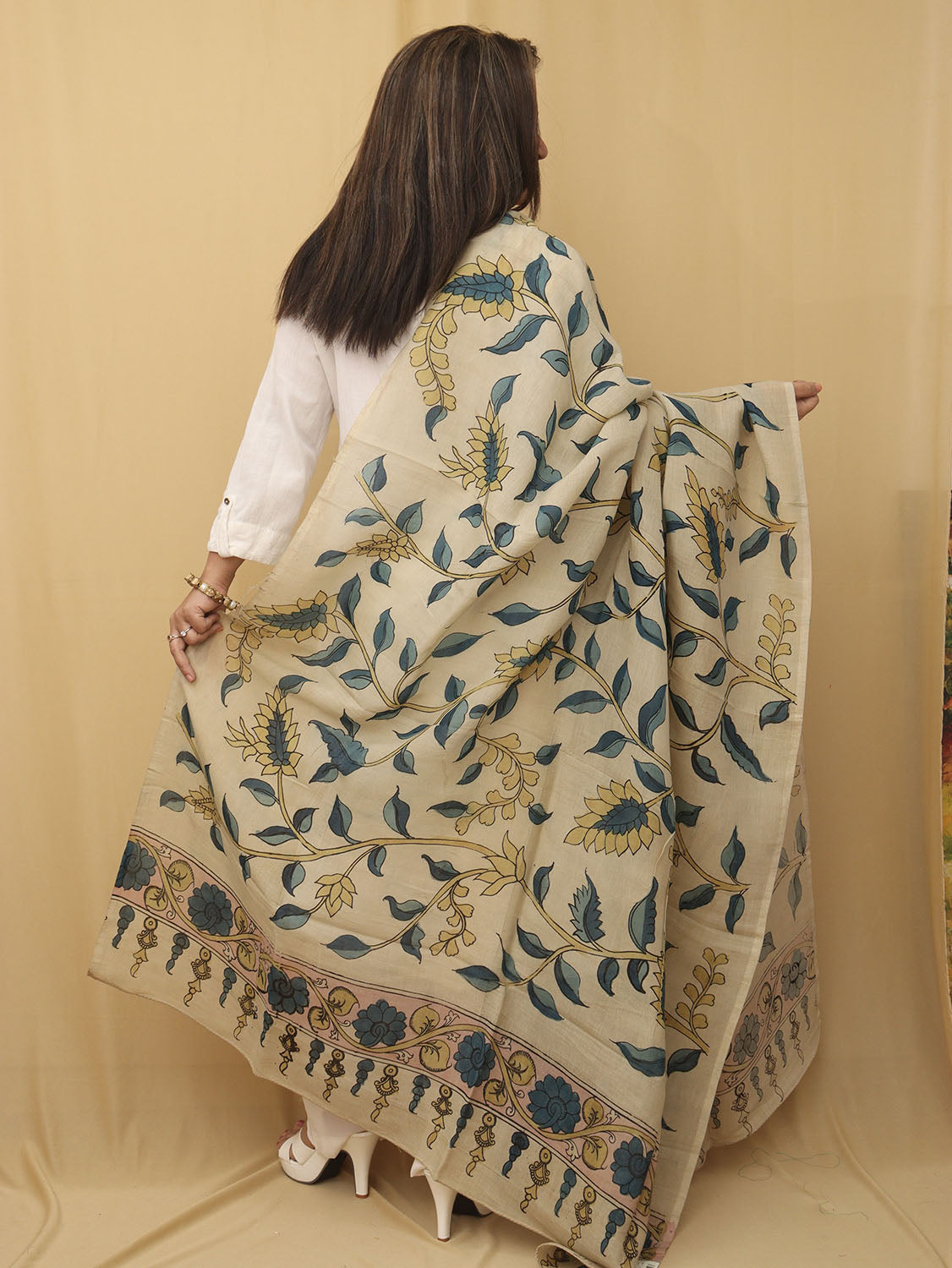 Stunning Off White Kalamkari Pure Silk Dupatta for Elegant Look - Luxurion World