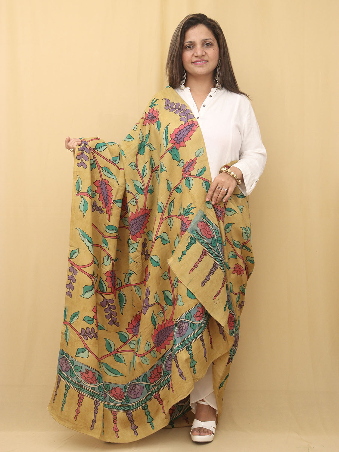 Stunning Yellow Pen Kalamkari Pure Silk Dupatta - Perfect for Any Occasion - Luxurion World