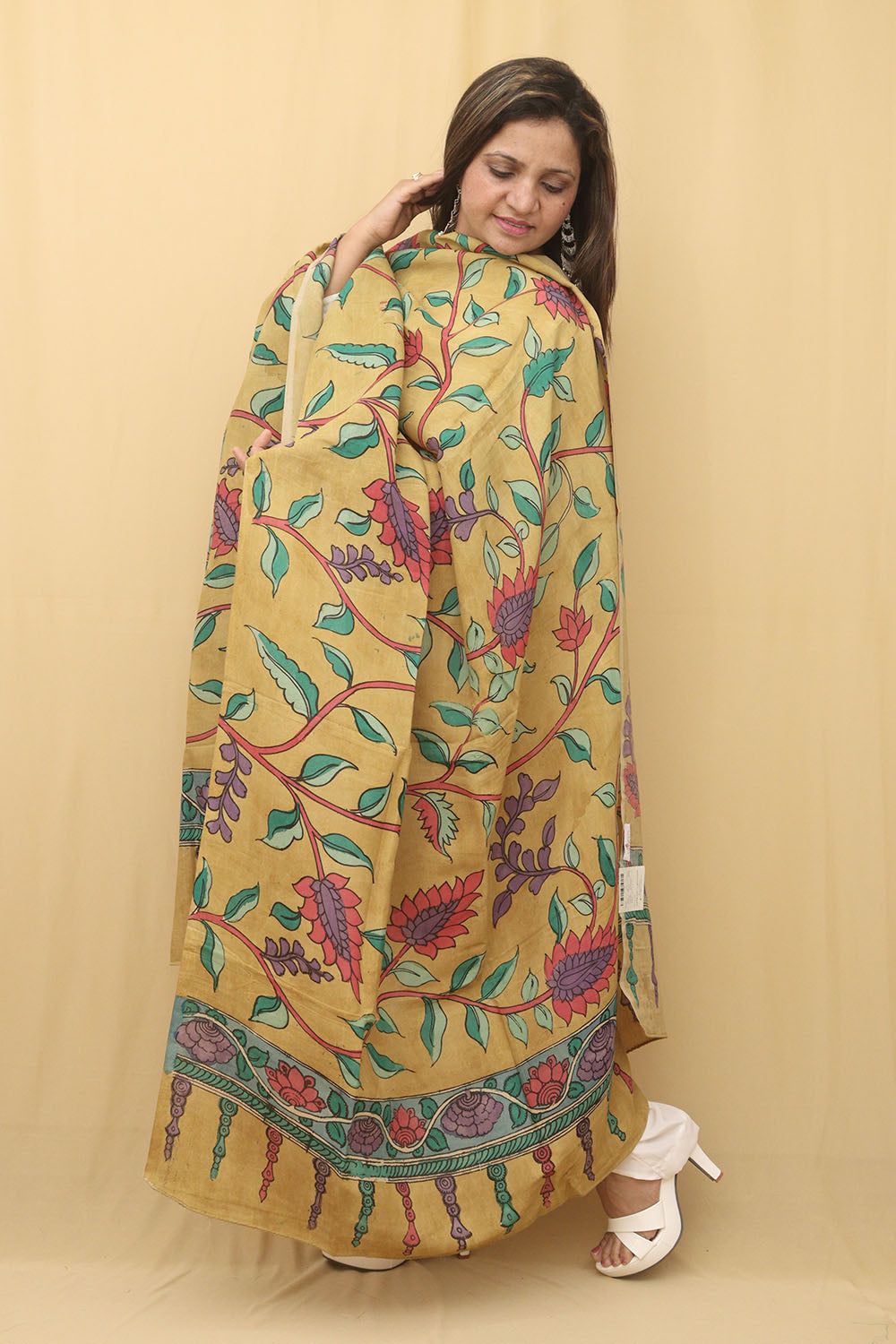Stunning Yellow Pen Kalamkari Pure Silk Dupatta - Perfect for Any Occasion - Luxurion World