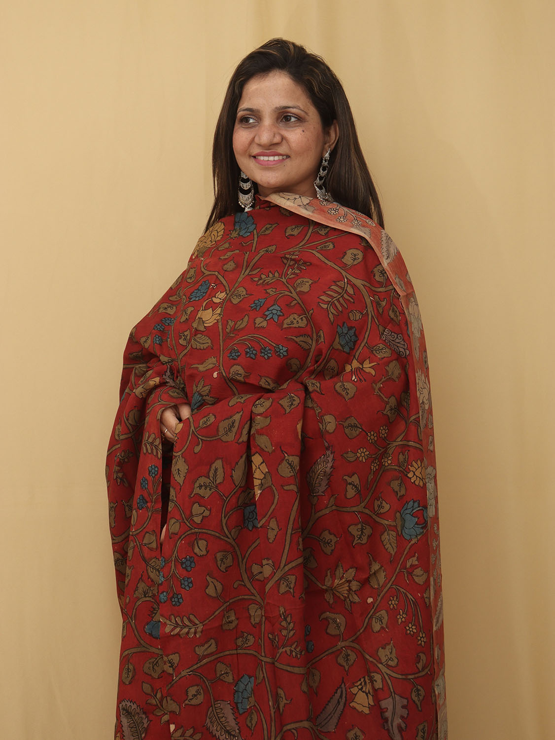 Stunning Red Pen Kalamkari Pure Silk Dupatta for Elegant Style - Luxurion World