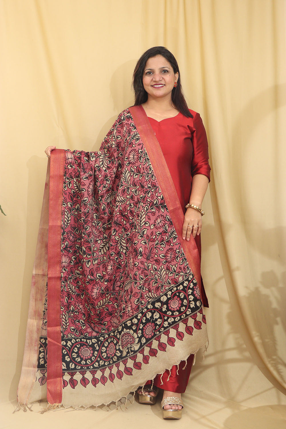 Beautiful Pink Kalamkari Hand Painted Pure Bangalore Silk Dupatta - Luxurion World