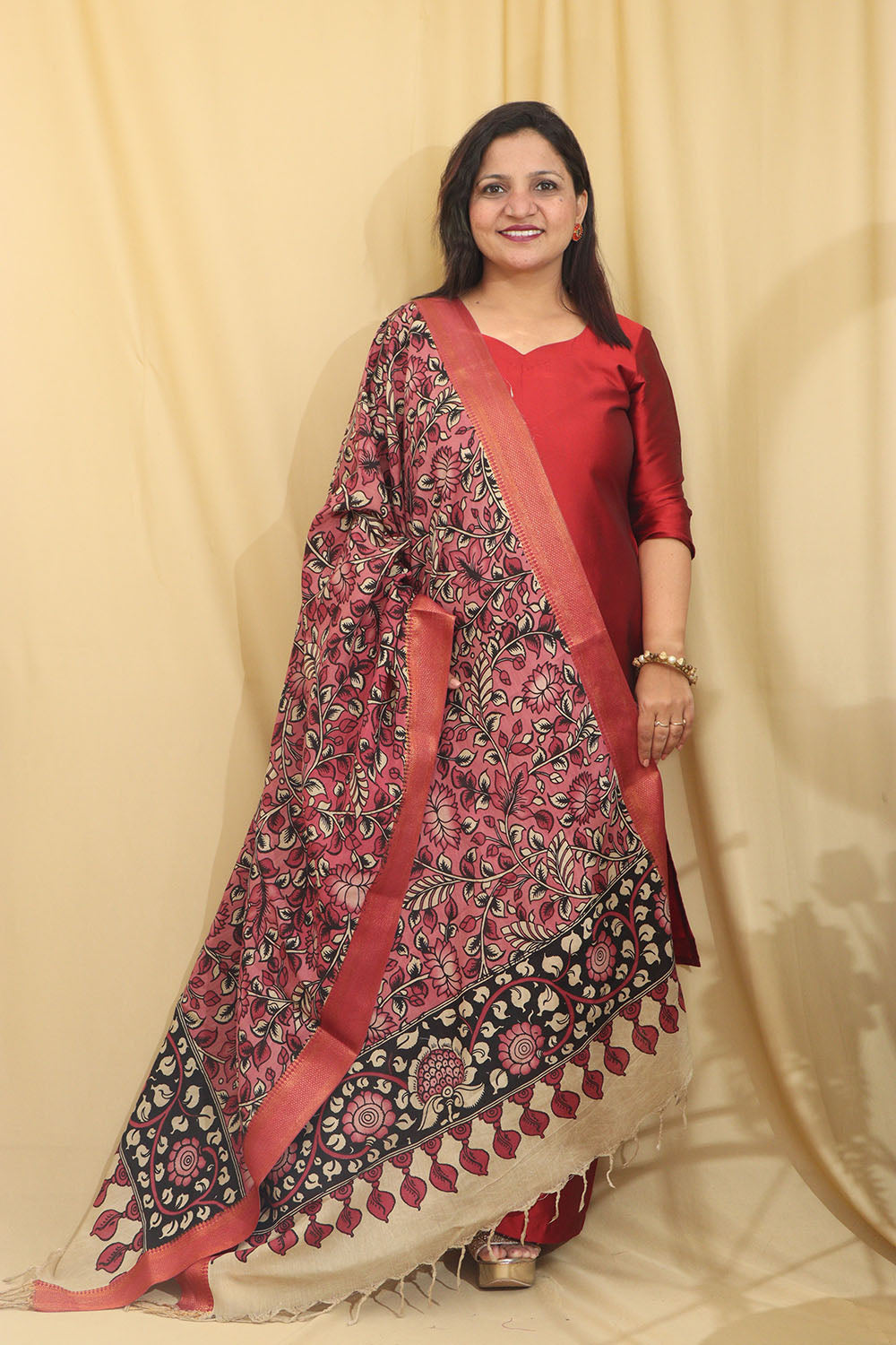 Beautiful Pink Kalamkari Hand Painted Pure Bangalore Silk Dupatta - Luxurion World