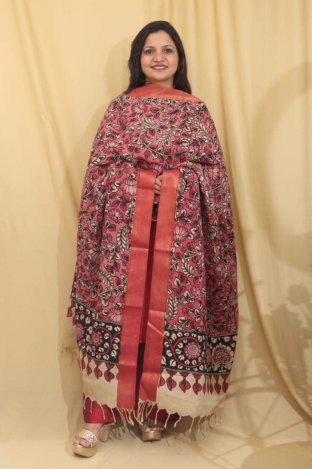 Beautiful Pink Kalamkari Hand Painted Pure Bangalore Silk Dupatta - Luxurion World
