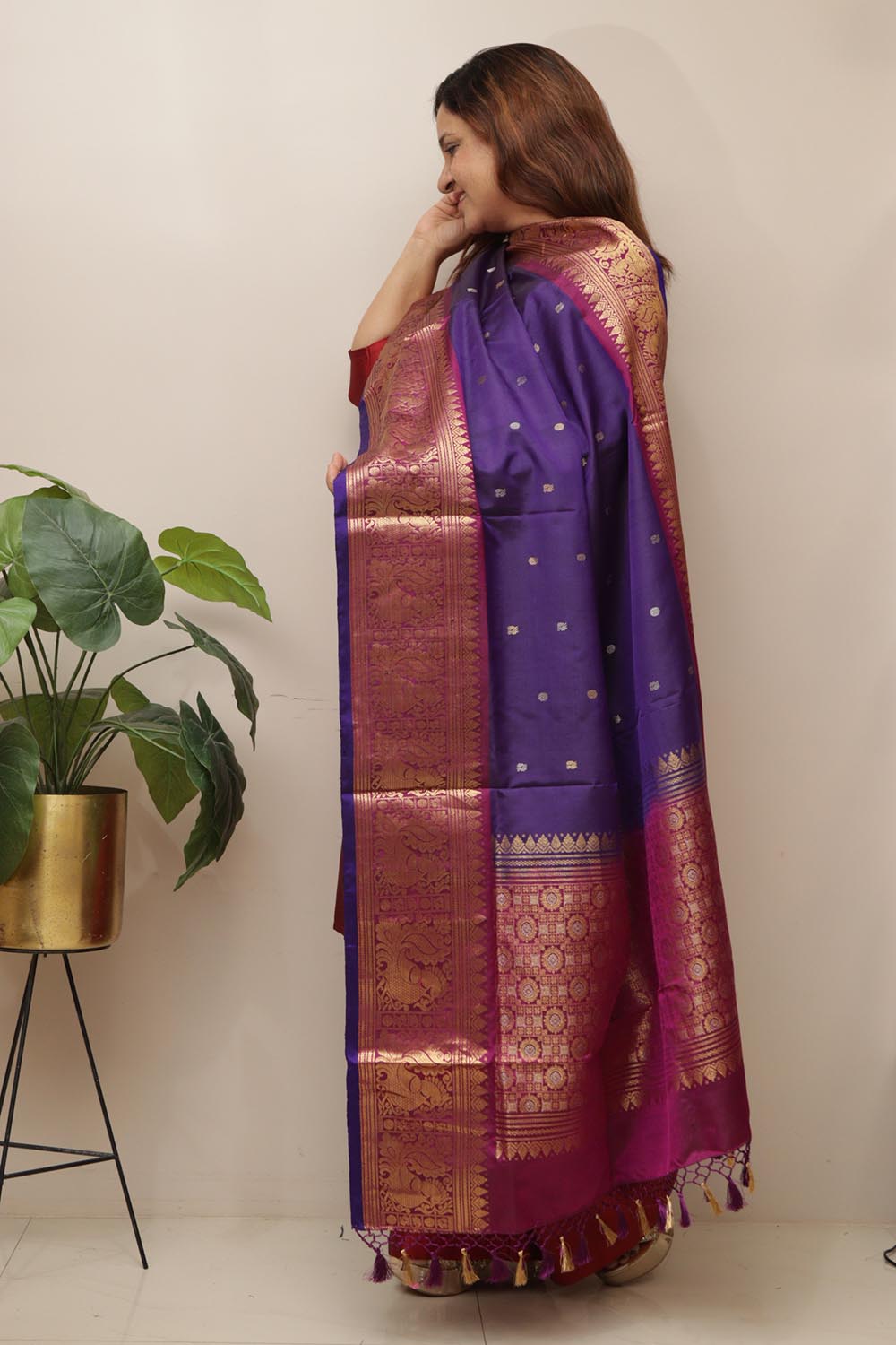Blue Kanjeevaram Pure Silk Handloom Dupatta With Contrast Border - Luxurion World