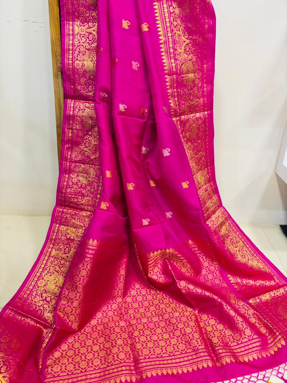Exquisite Pink Pure Kanjeevaram Gadwal Silk Handloom Dupatta - Luxurion World