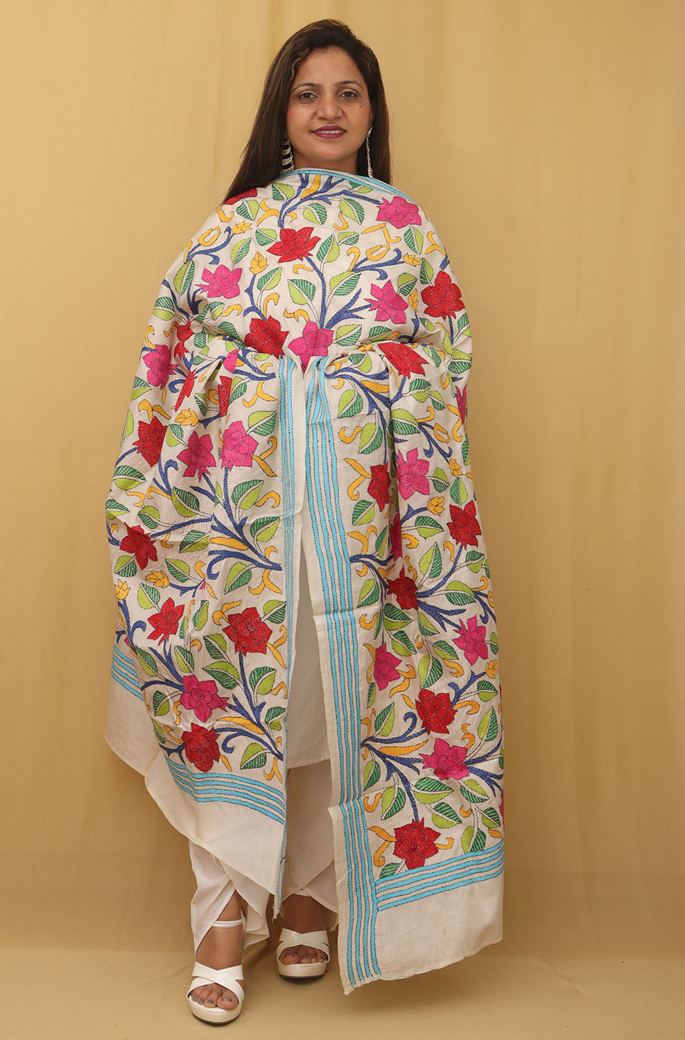 Exquisite Off White Kantha Silk Dupatta with Hand Embroidery - Luxurion World