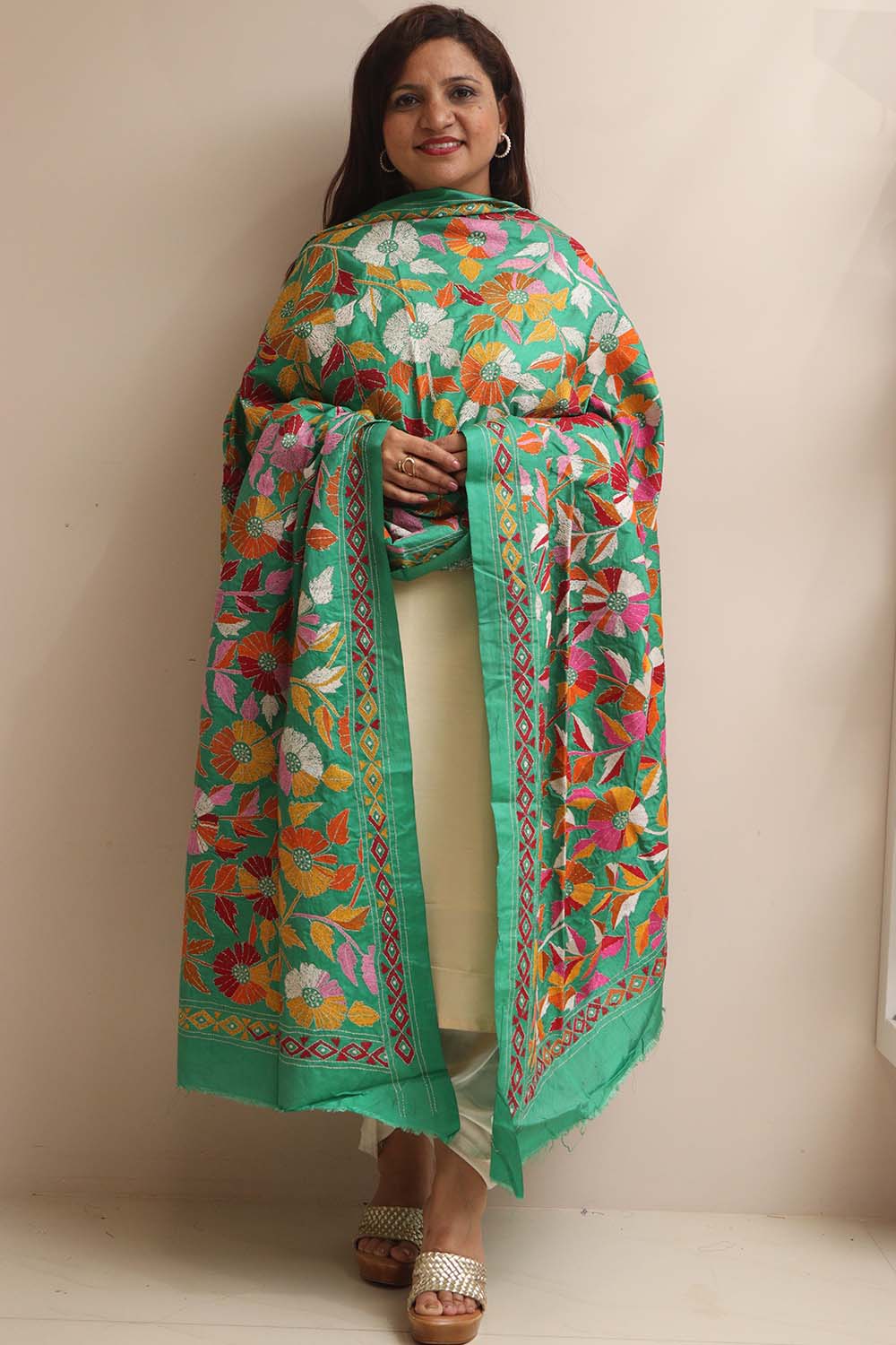Green Hand Embroidered Flower Design Kantha Pure Silk Dupatta - Luxurion World- Crafted Heirlooms