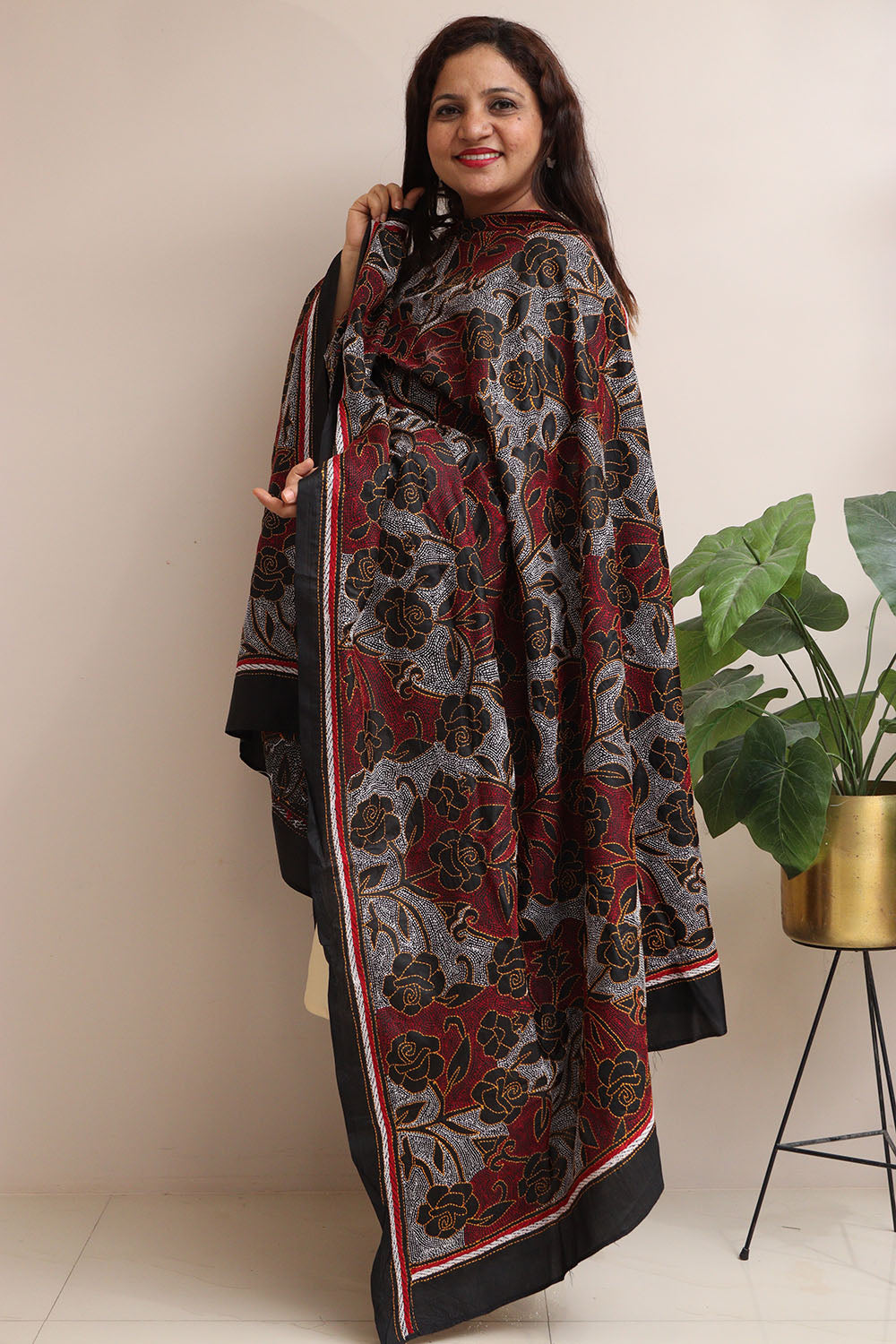 Exquisite Black Hand Embroidered Reversible Kantha Pure Silk Dupatta - Luxurion World
