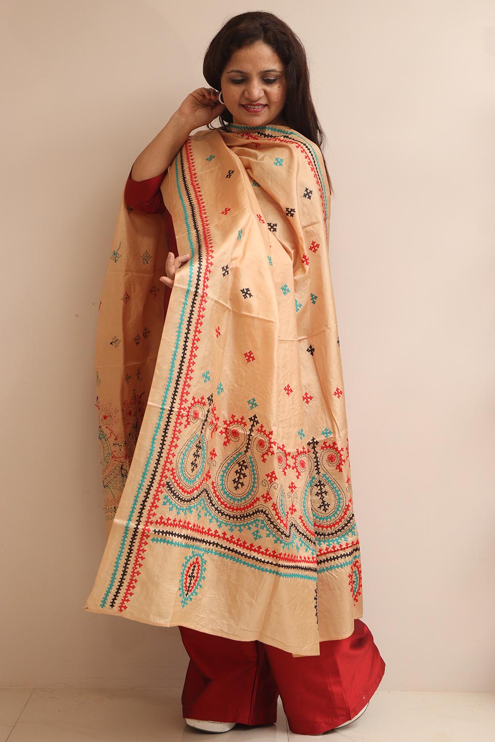 Pastel Hand Embroidered Kantha Pure Bangalore Silk Dupatta - Luxurion World- Crafted Heirlooms