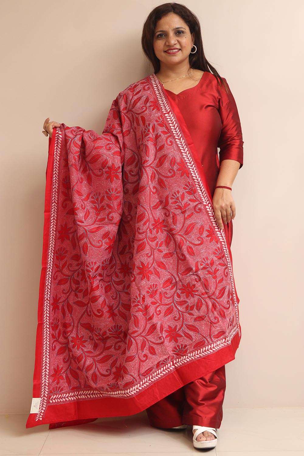 Red Hand Embroidered Kantha Pure Bangalore Silk Dupatta - Luxurion World