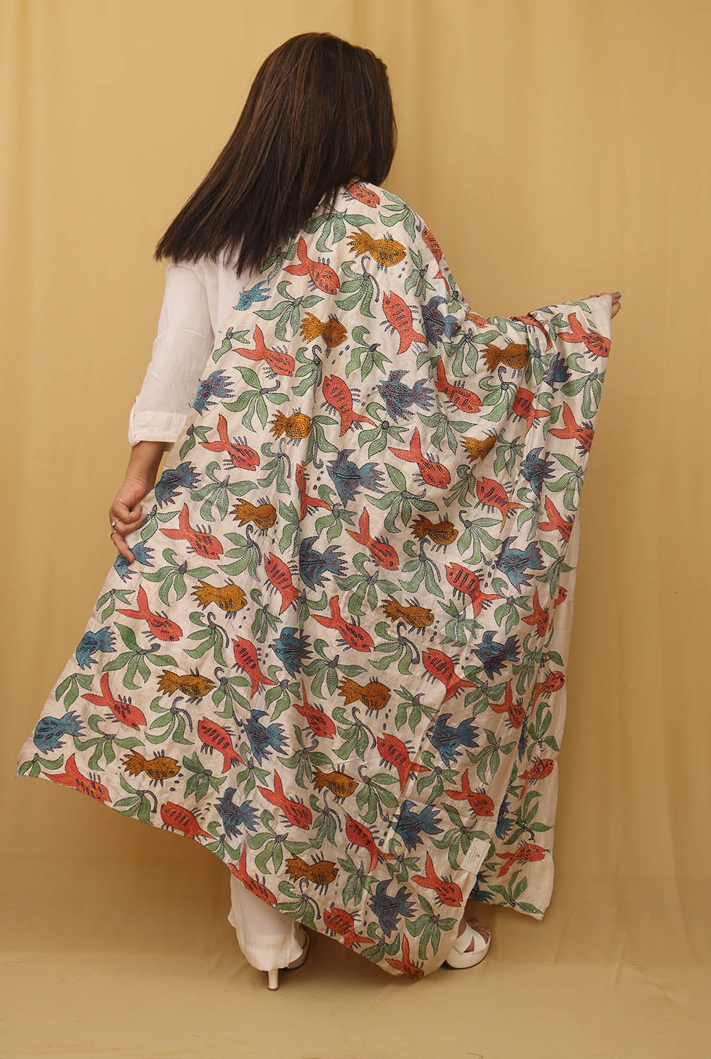 Stunning Off White Kantha Tussar Silk Dupatta with Hand Embroidery - Luxurion World