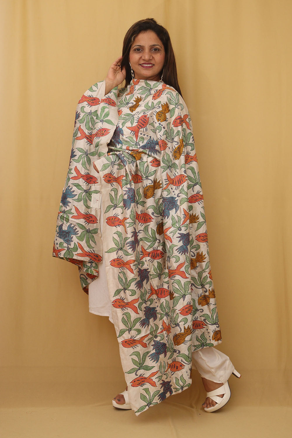 Stunning Off White Kantha Tussar Silk Dupatta with Hand Embroidery - Luxurion World