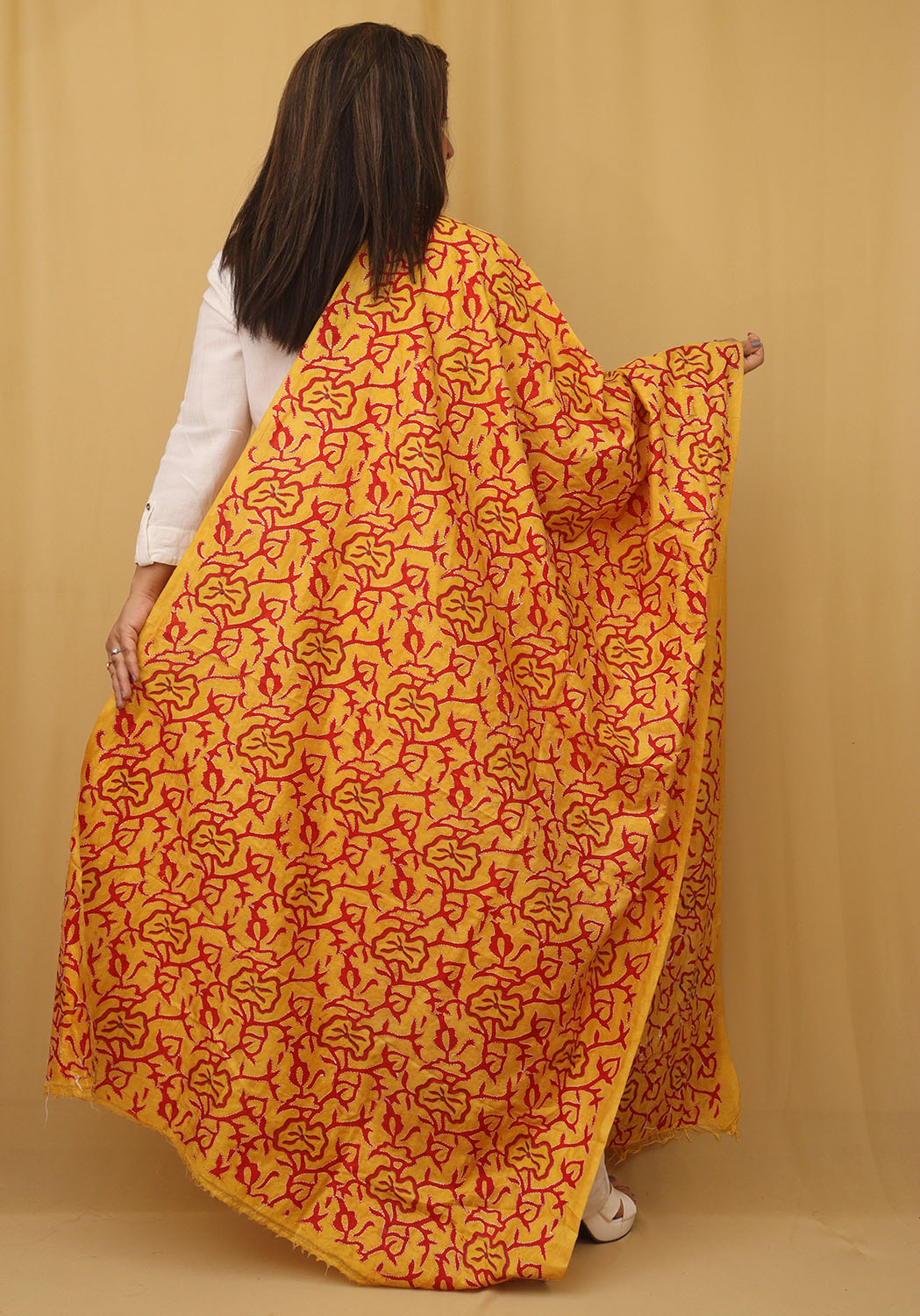 Stunning Yellow Kantha Silk Dupatta with Hand Embroidery - Luxurion World