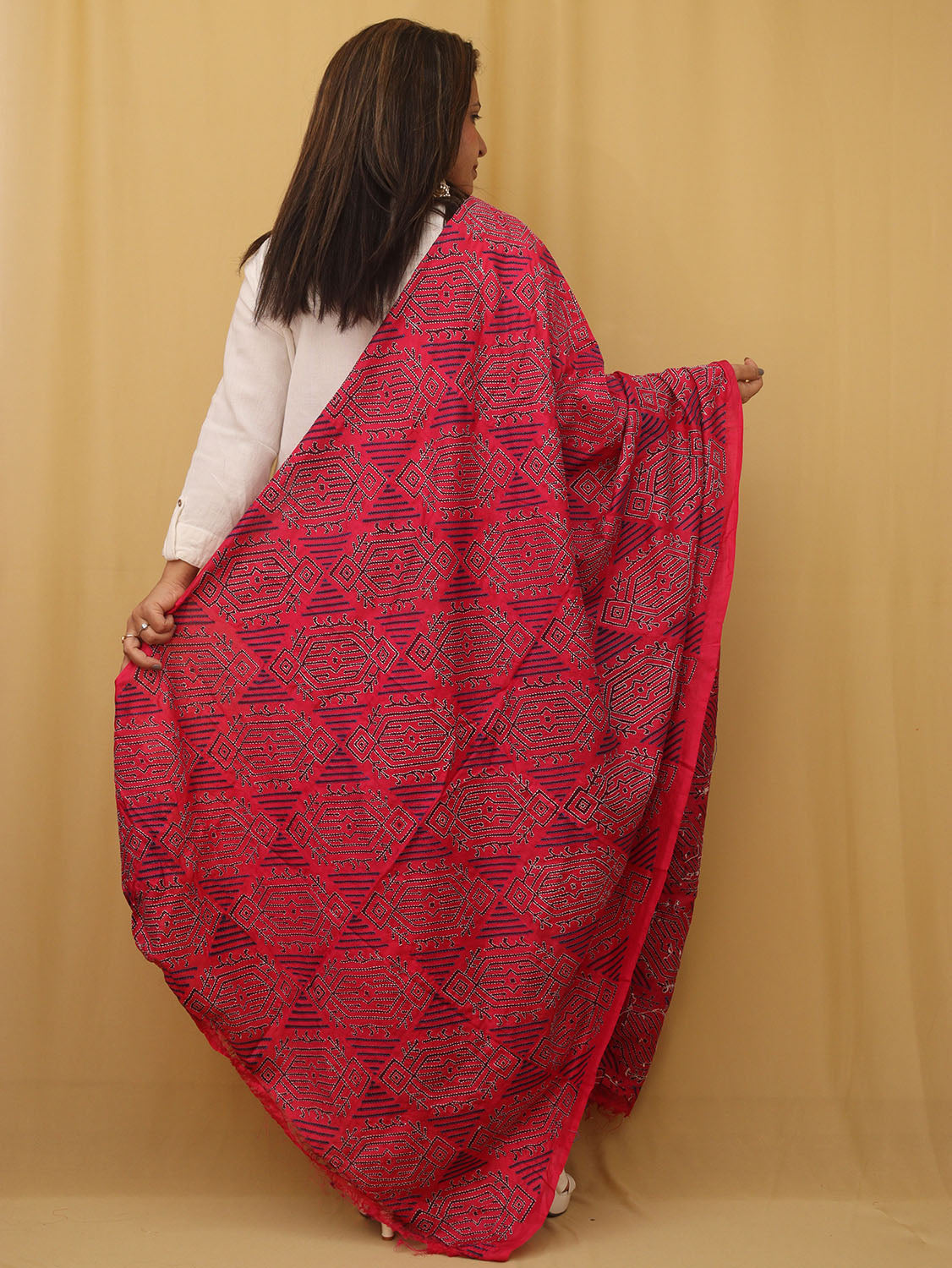 Stunning Pink Kantha Silk Dupatta with Hand Embroidery - Perfect for Any Occasion! - Luxurion World