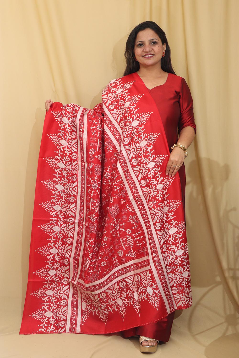 Red Hand Embroidered Kantha Pure Bangalore Silk Dupatta - Luxurion World