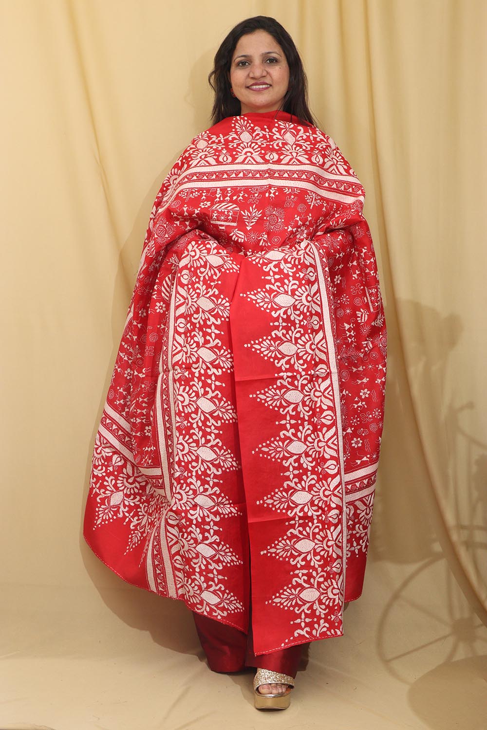 Red Hand Embroidered Kantha Pure Bangalore Silk Dupatta - Luxurion World