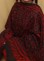 Hand-Embroidered Kantha Silk Dupatta with Warli Design - Luxurion World