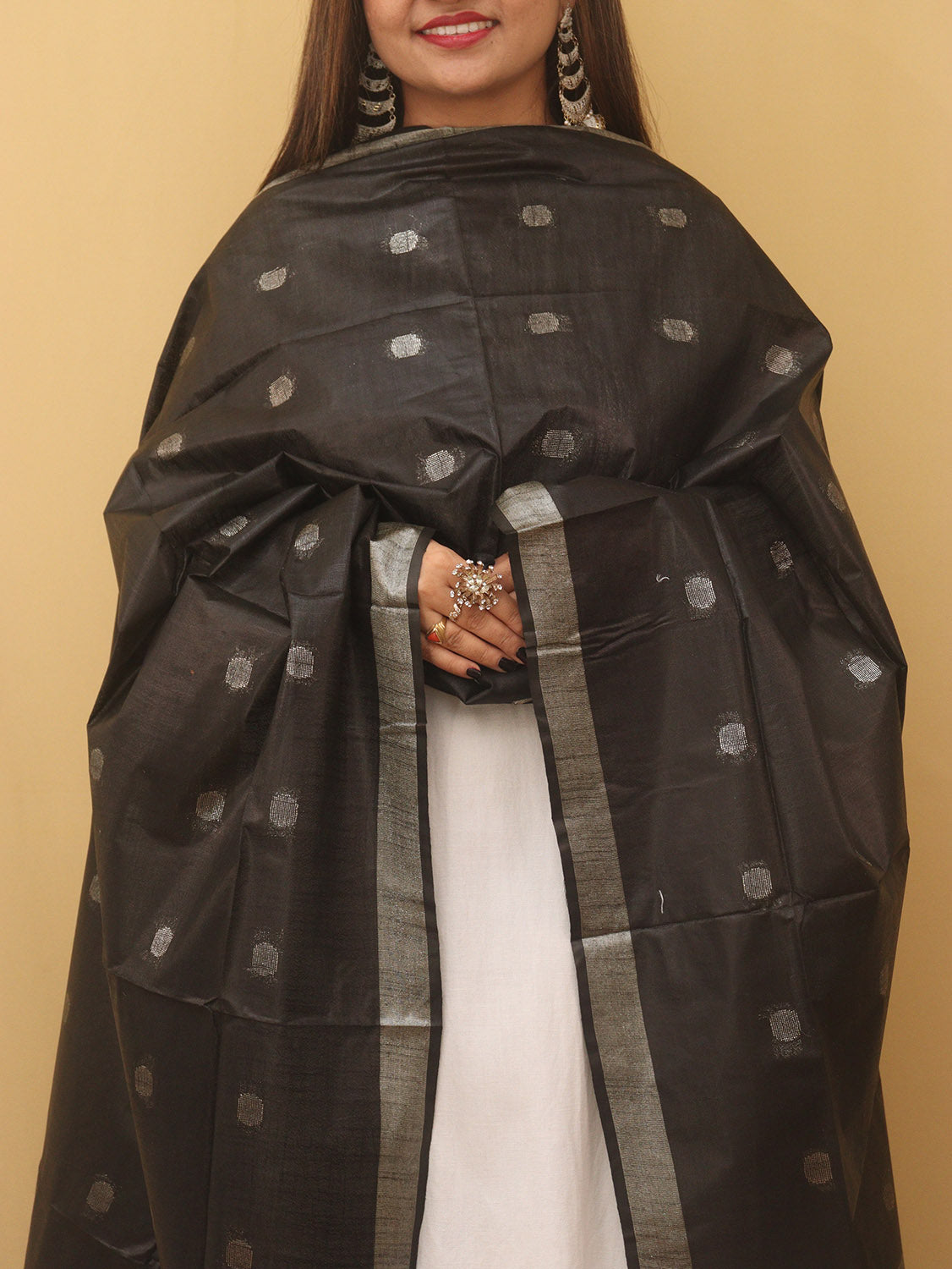 Black Bhagalpur Handloom Linen Cotton Dupatta - Luxurion World