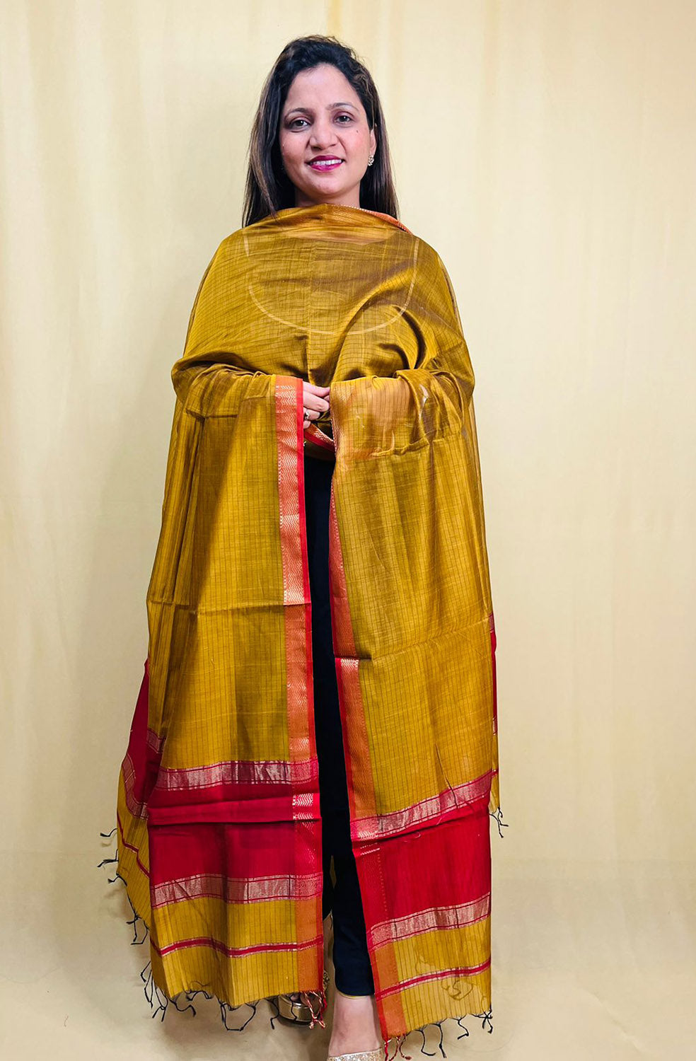 Stunning Yellow Maheshwari Silk Cotton Dupatta - Handloom Crafted - Luxurion World