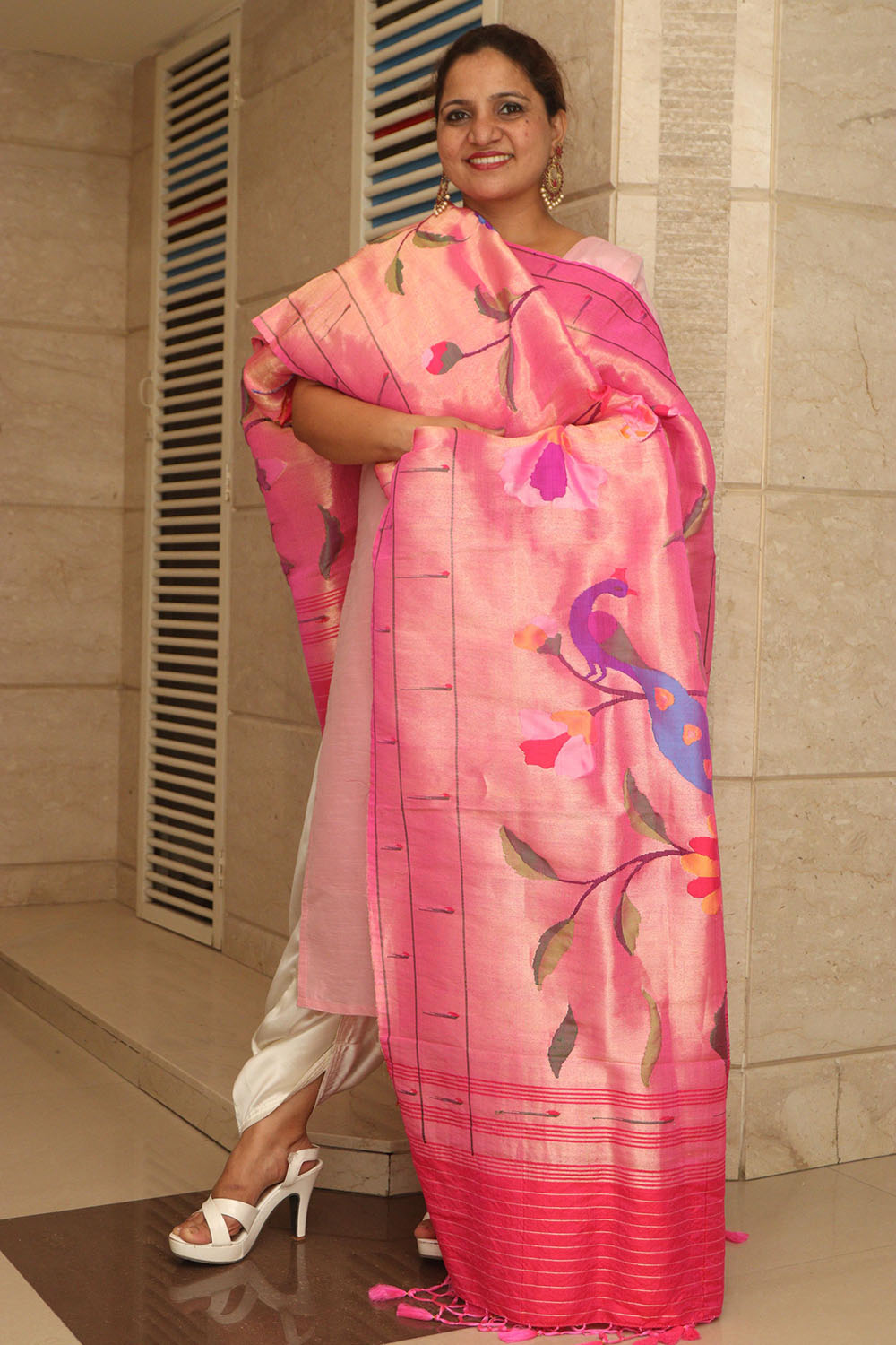 Pink Paithani Handloom Pure Silk Brocade Muniya Border Peacock And Bird Design Dupatta - Luxurion World
