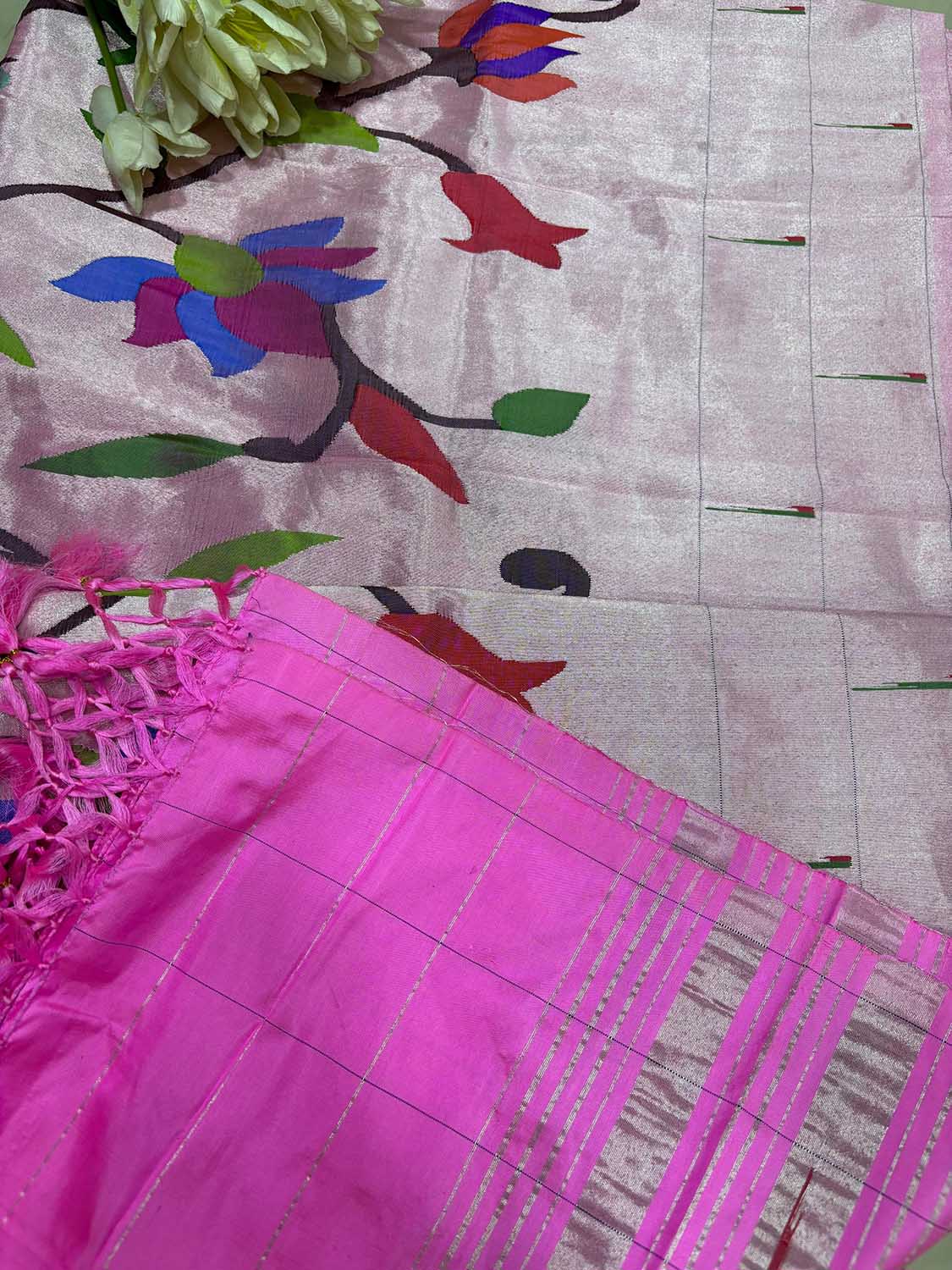 Exquisite Pink Paithani Handloom Pure Silk Brocade Muniya Border Flower Design Dupatta - Luxurion World