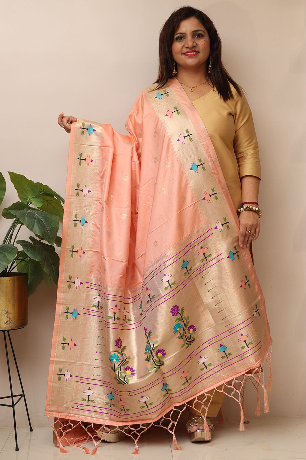 Peach Paithani Silk Flower Design Dupatta - Elegant and Luxurious - Luxurion World