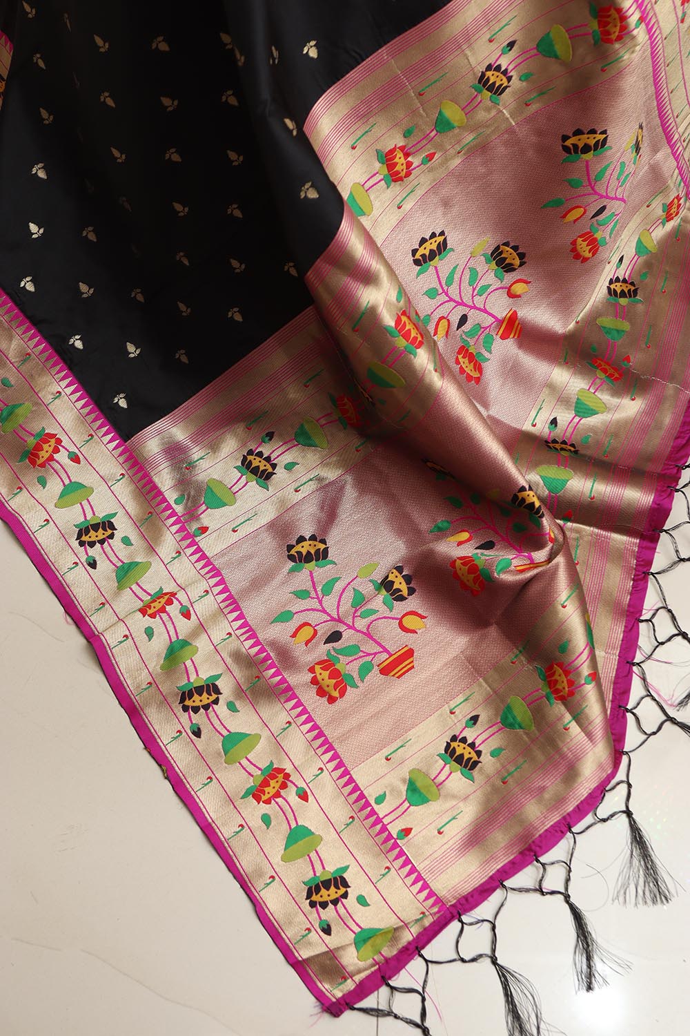 Elegant Black Paithani Silk Flower Design Dupatta - Luxurion World