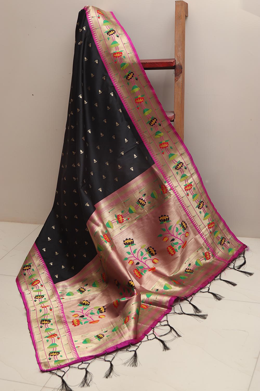 Elegant Black Paithani Silk Flower Design Dupatta - Luxurion World