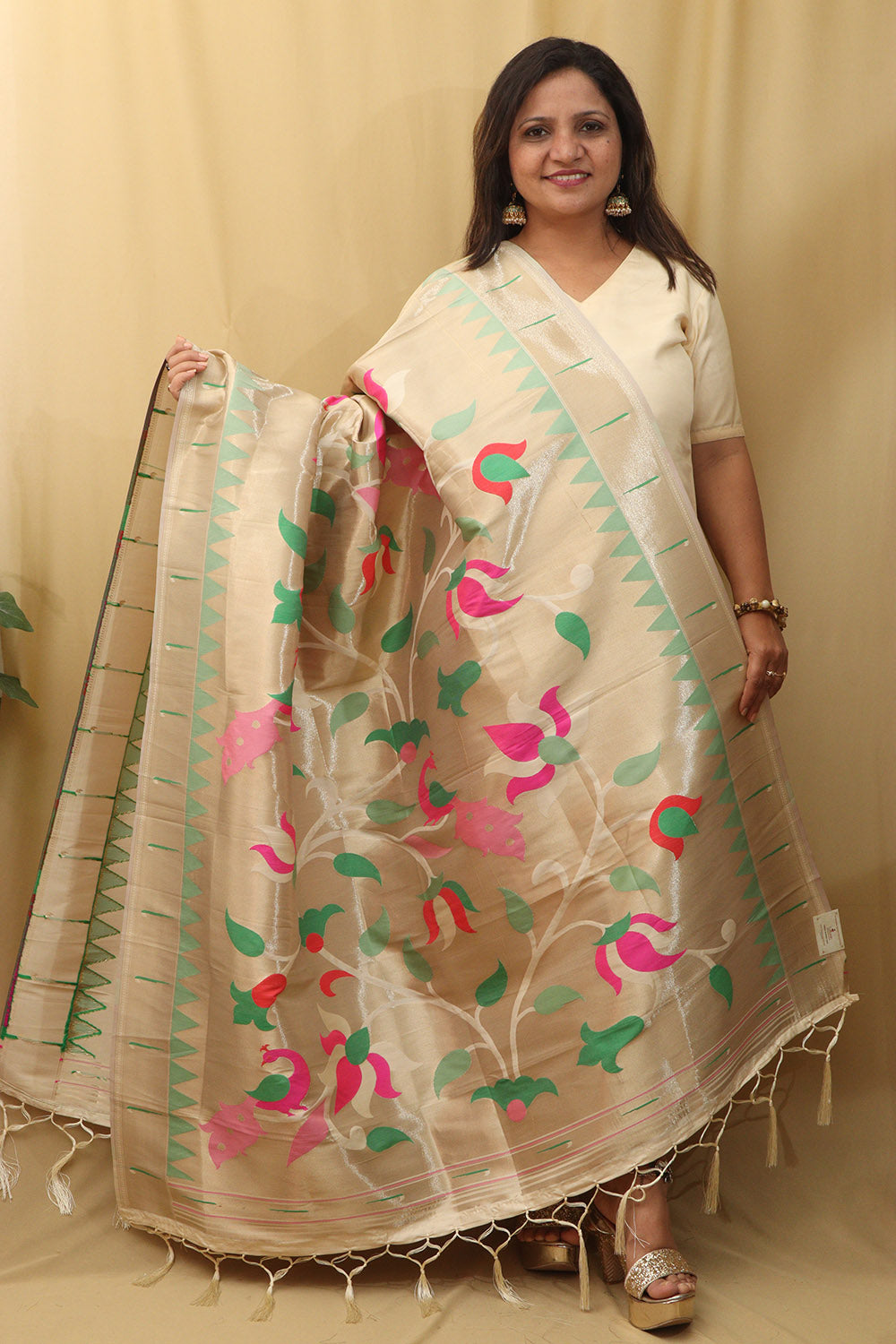Exquisite Off White Paithani Silk Dupatta with Peacock Design - Luxurion World