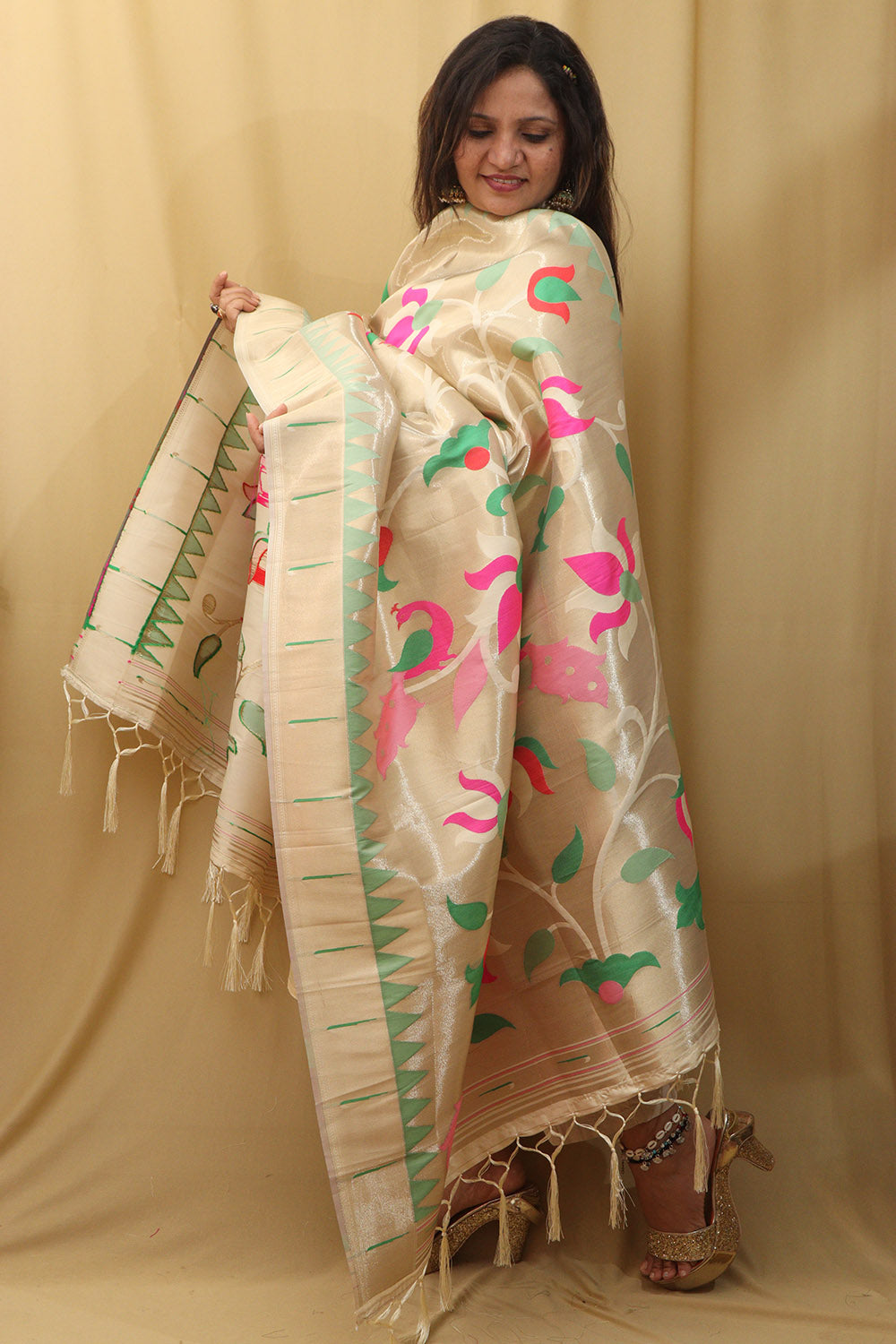 Exquisite Off White Paithani Silk Dupatta with Peacock Design - Luxurion World