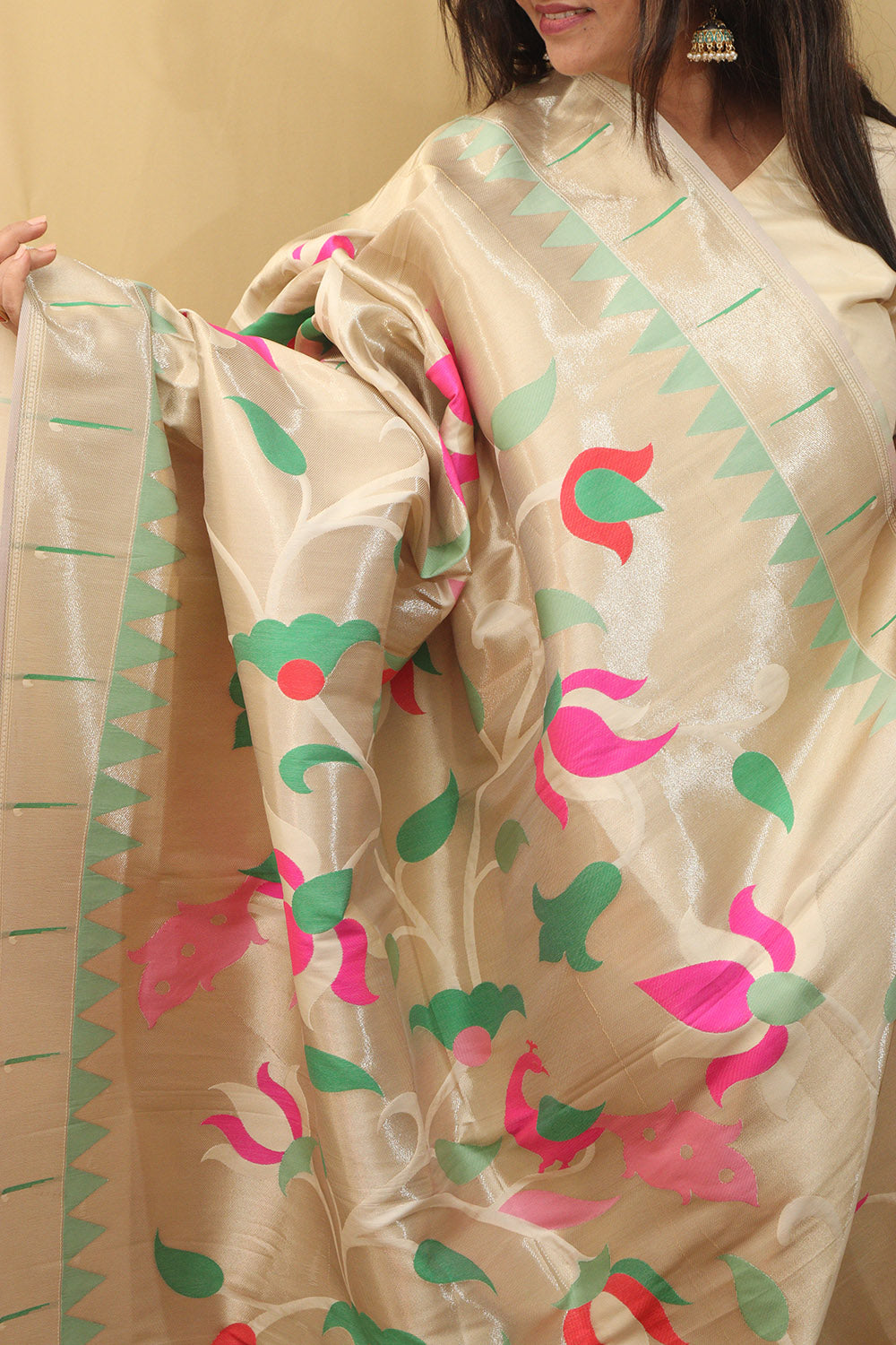 Exquisite Off White Paithani Silk Dupatta with Peacock Design - Luxurion World