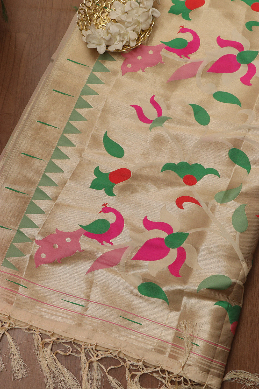 Exquisite Off White Paithani Silk Dupatta with Peacock Design - Luxurion World