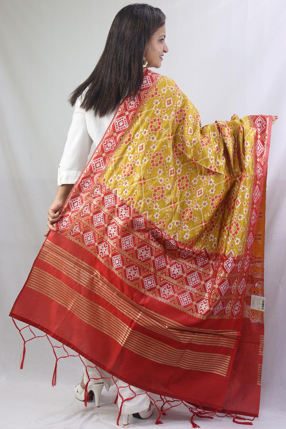 Stunning Yellow Patola Silk Dupatta - with a beautifully handcrafted matching tassel - Luxurion World