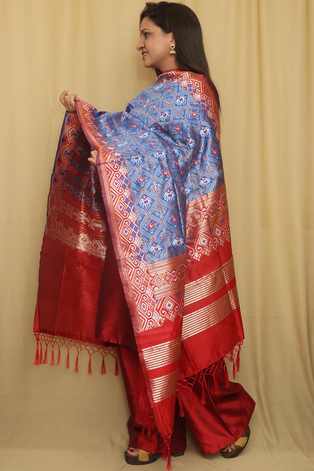 Elegant Blue Patola Silk Dupatta - Luxurion World
