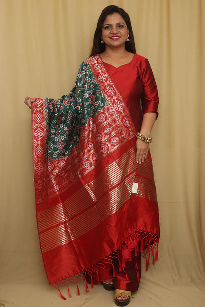Stunning Green Patola Silk Dupatta - Elegant and Luxurious - Luxurion World