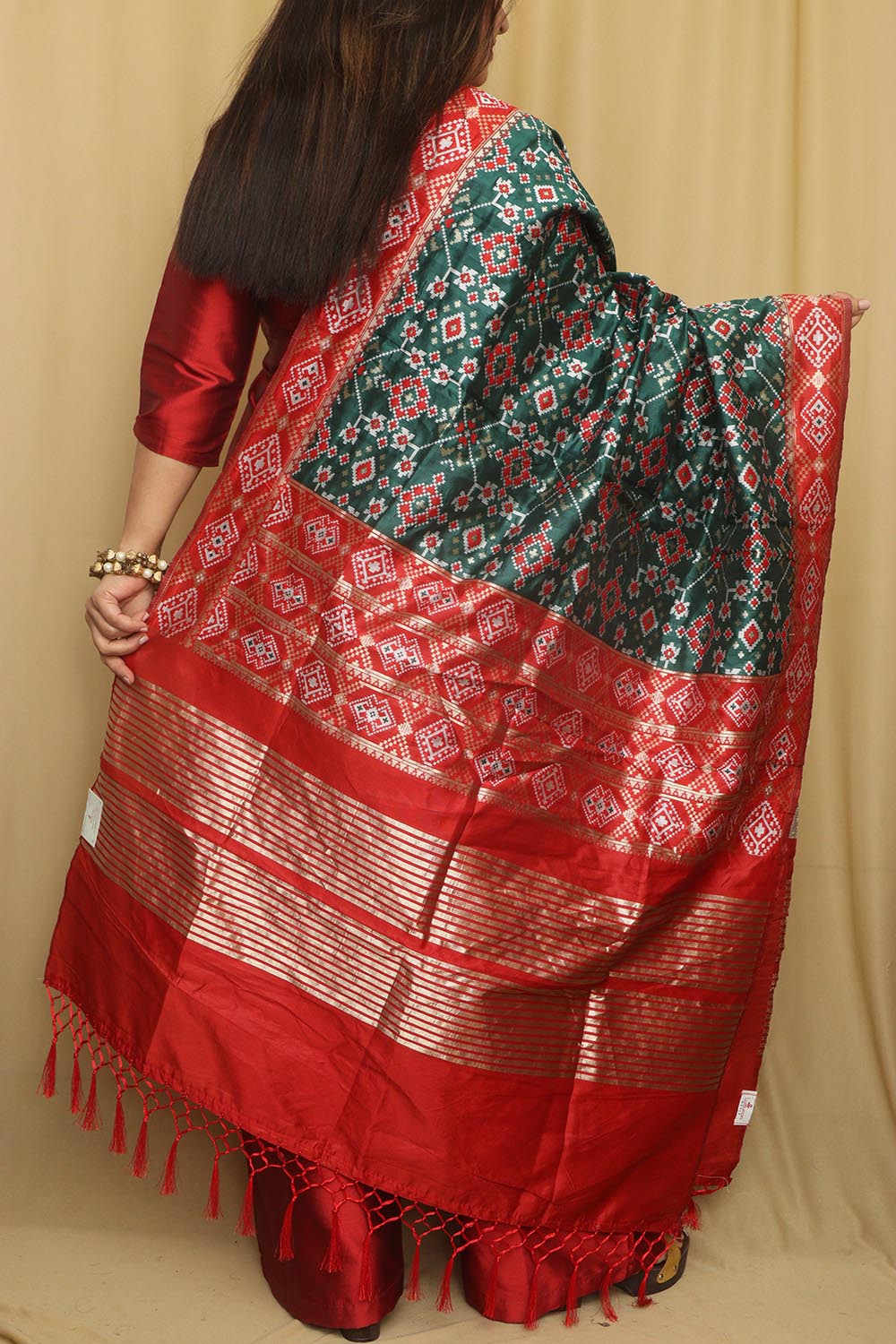 Stunning Green Patola Silk Dupatta - Elegant and Luxurious - Luxurion World