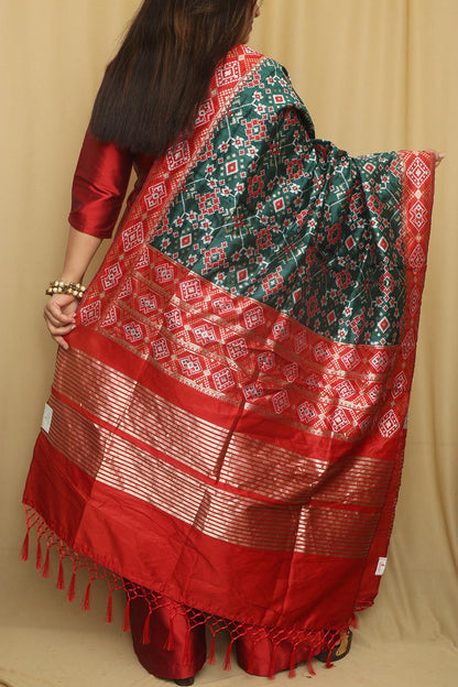Stunning Green Patola Silk Dupatta - Elegant and Luxurious - Luxurion World